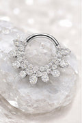 Eleganter Clicker mit funkelnden Zirkonia Septum  / Daith