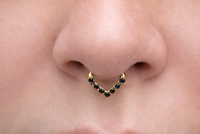 Titan Septum  Ring – 8 mm – Gold mit schwarzen Steinen