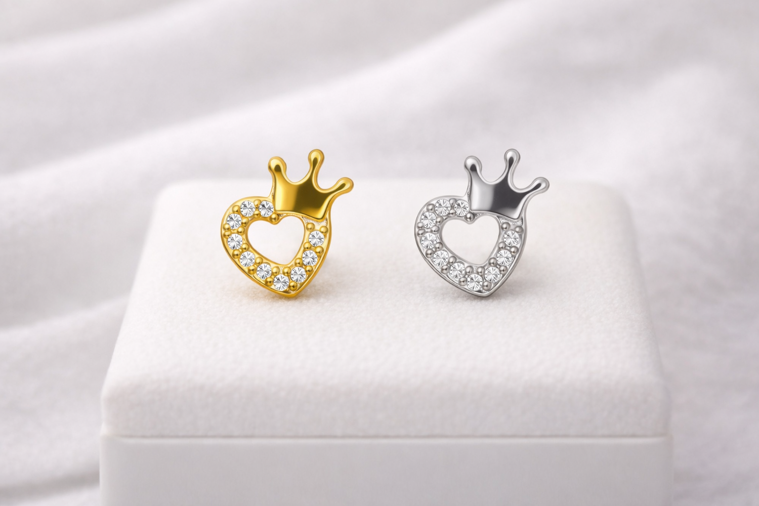 Titan Herz Ohrstecker mit Krone – eleganter Piercing Schmuck
