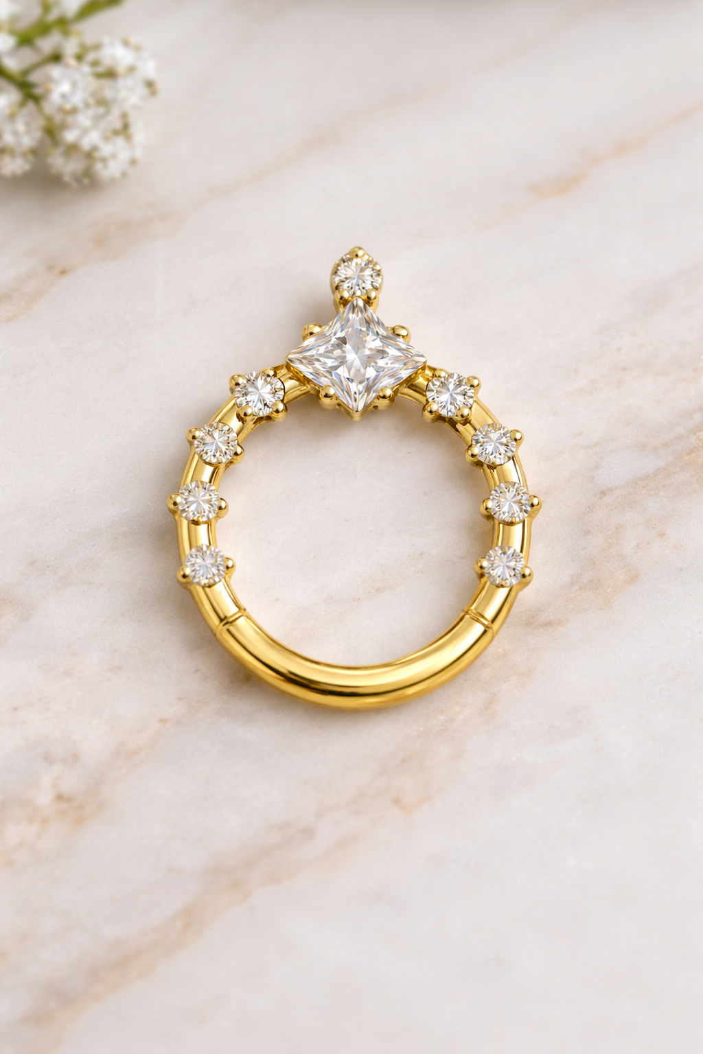 Wunderschöner Titan Clicker mit Zirkonia – 1,2 x 8 mm Daith / Septum