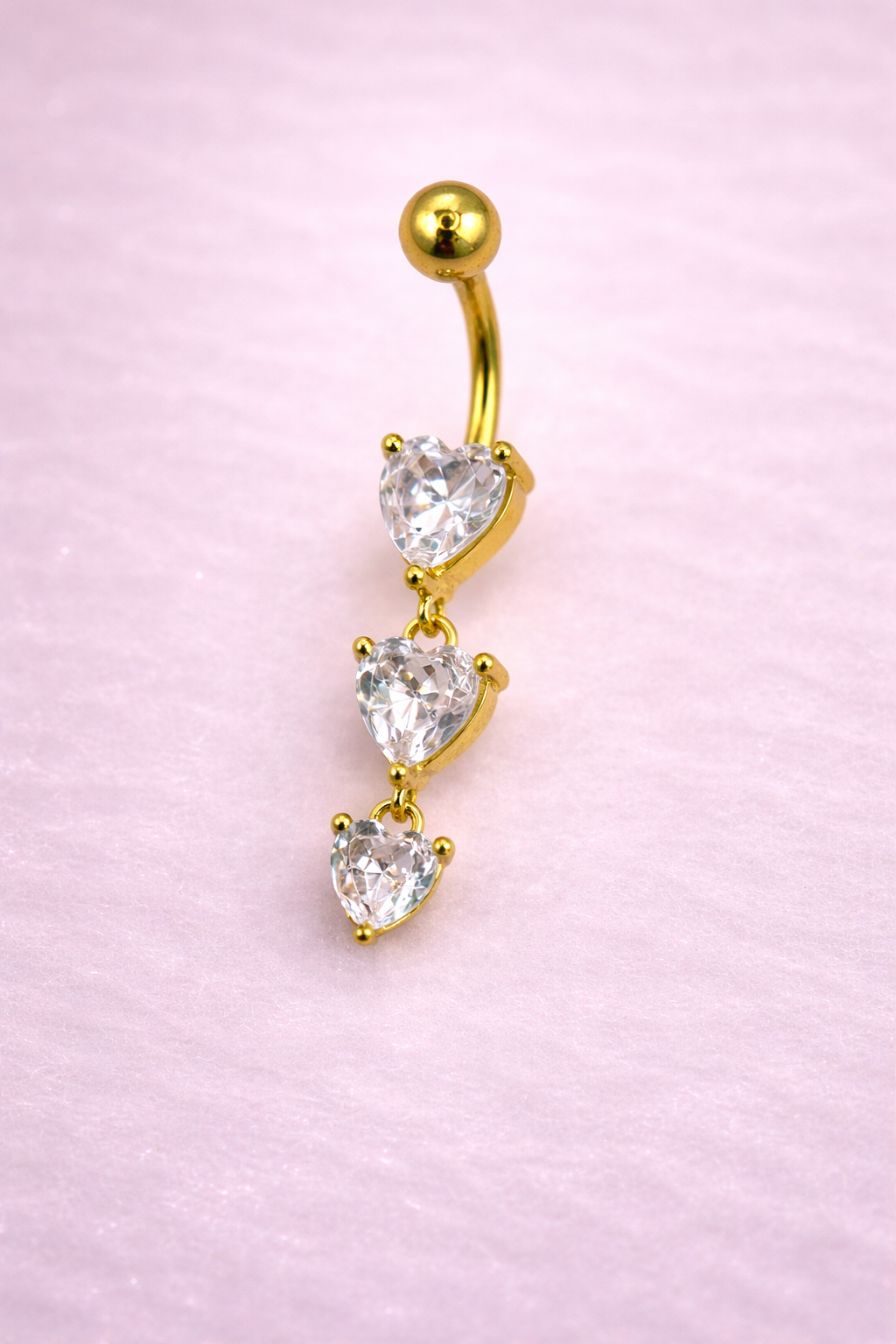 Goldenes Bauchnabelpiercing mit Herz Anhänger – Chirurgischer Stahl & Außengewinde