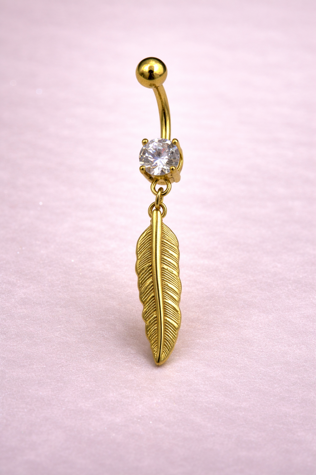 Goldenes Bauchnabelpiercing mit Feder Anhänger & Zirkonia – Chirurgischer Stahl & Außengewinde 1,6 x 10 mm